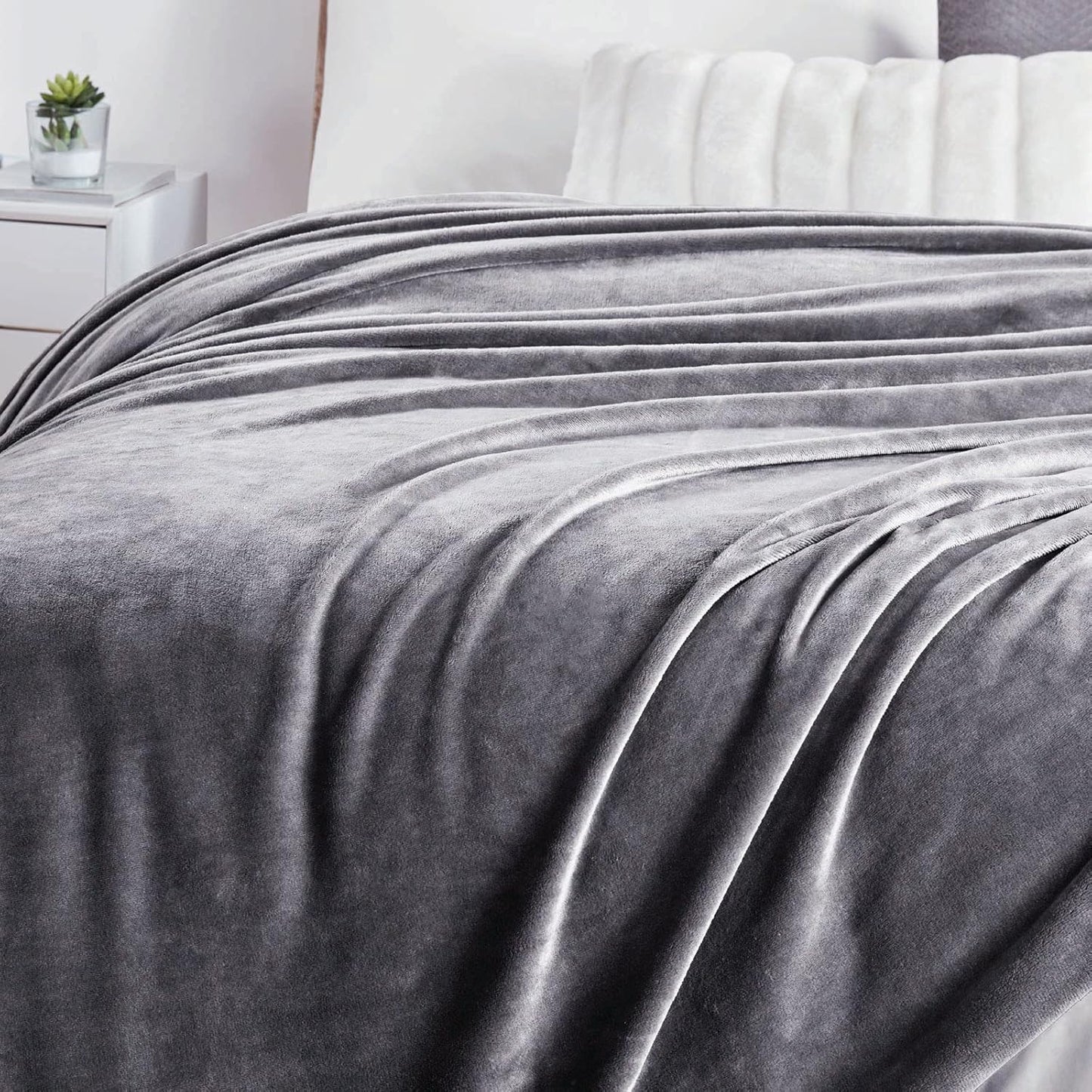 Luxury Redos Microfiber Blankets