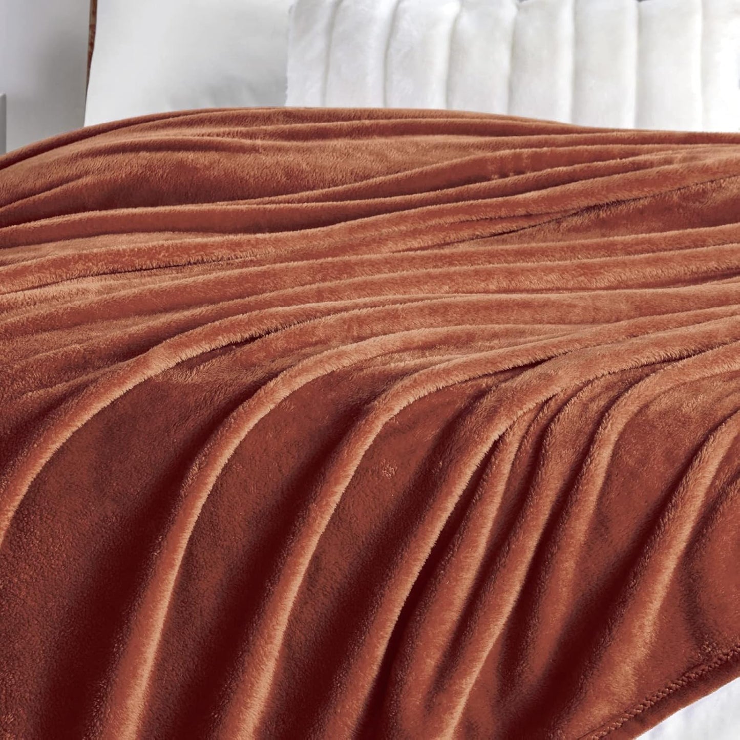 Luxury Redos Microfiber Blankets